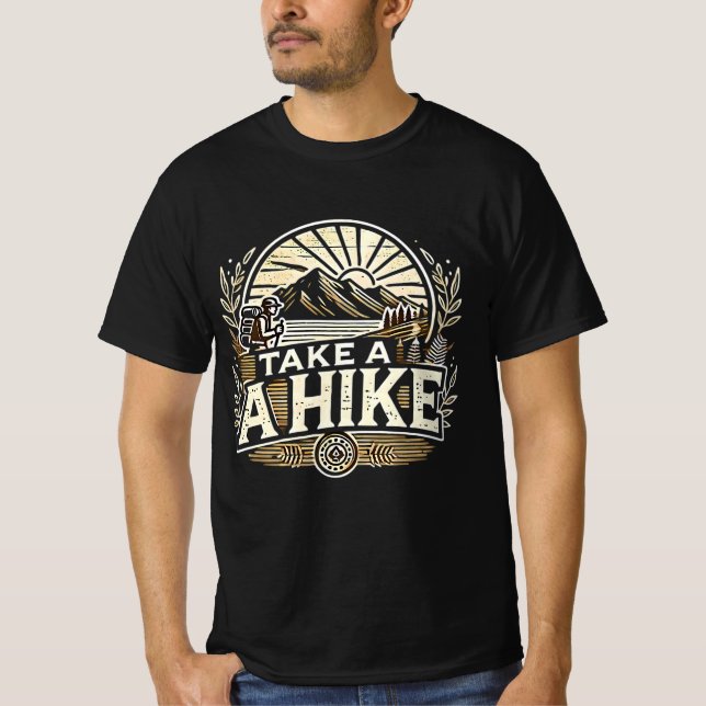 Ta en Hike | Klätting i Äventyr T Shirt (Framsida)