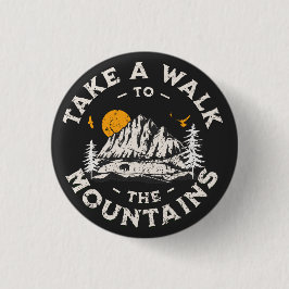 Ta en promenad till bergen utanför Äventyr Knapp