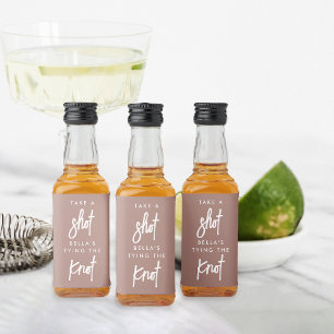 Ta en Shot, Hon Giftar Sig Möhippa Spritflaskor Etikett