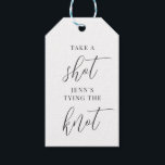 Ta en Shot, hon Gifter sig Bachelorette Presentetikett<br><div class="desc">Få party att börja med dessa söta märkre i möhippor eller höns. Designfunktionerna "ta en bild,  [Namn} är gifter sig" i den klassiska serif- och calligraphy-skripttexten.</div>