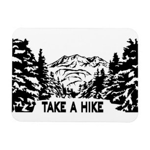 Ta ett monokromt bergslandskap med ett Hike-citat Magnet