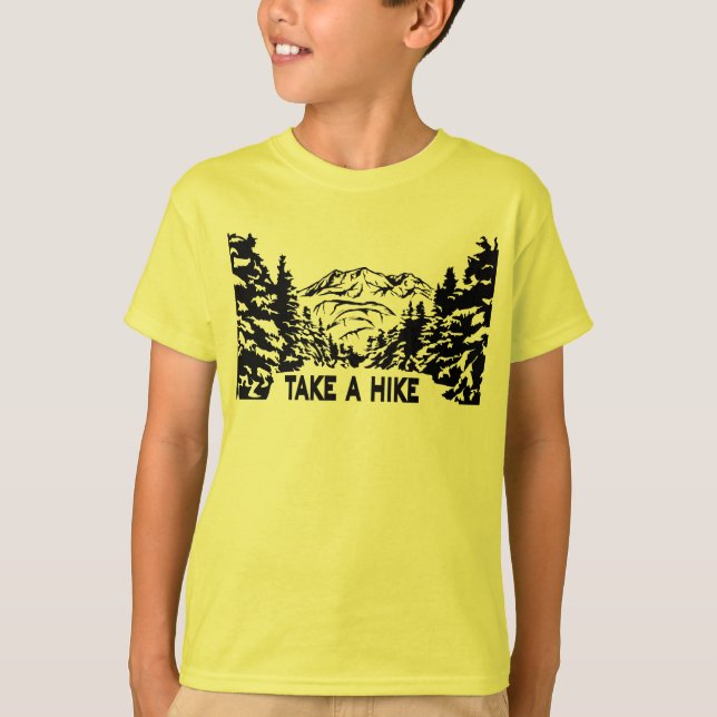 Ta ett monokromt bergslandskap med ett Hike-citat T Shirt (Framsida)
