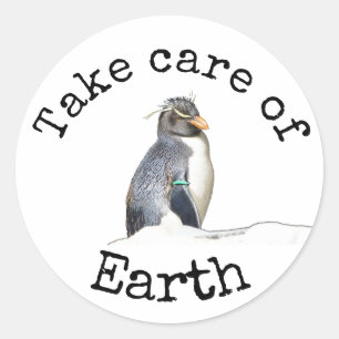 Ta hand om Earth Penguin Stickers Runt Klistermärke