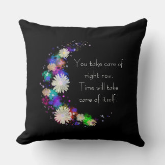 Ta hand om nu blommigtens motiverade konst kudde