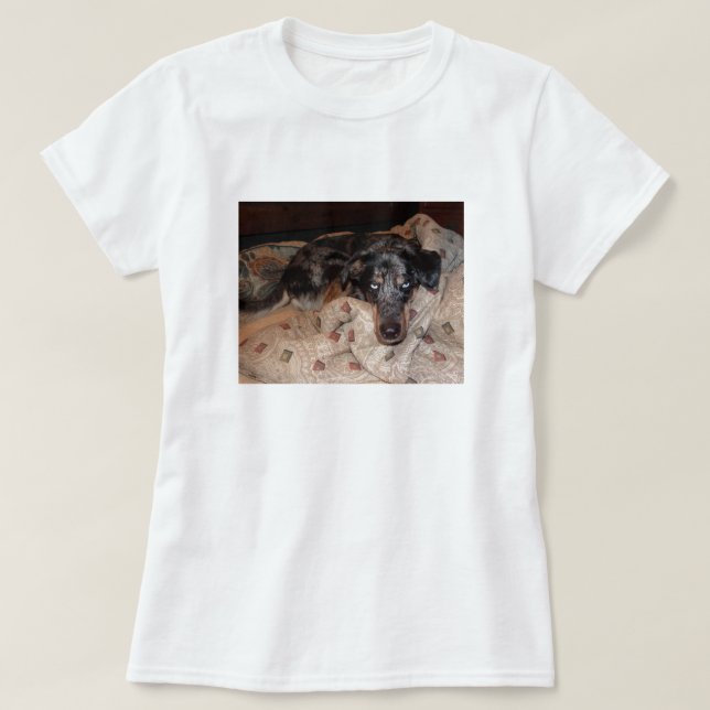 Ta sig en lur för Catahoula Leopardhund Tee Shirt (Design framsida)