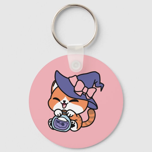 Tabby Witch Brew – Cute Halloween Cat Design Nyckelring (Framsida)