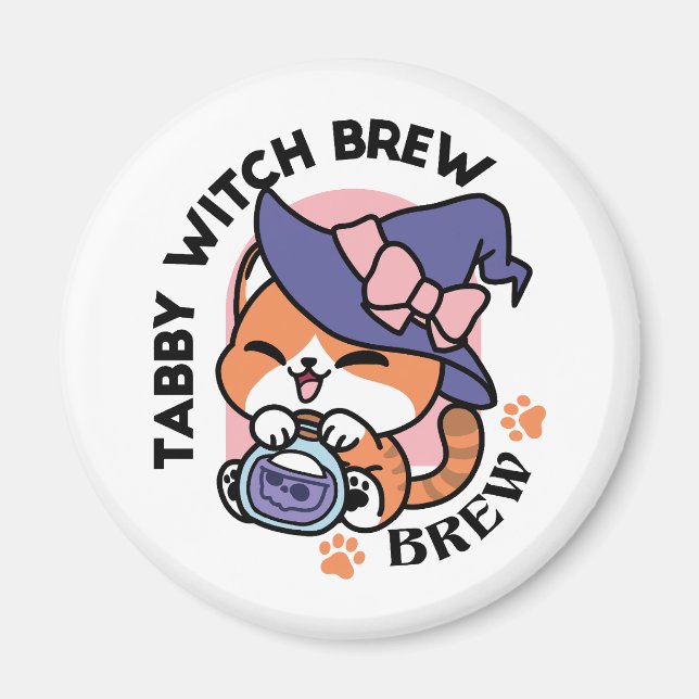 Tabby Witch Brew – Sött Halloween-kattdesign Magnet (Framsidan)