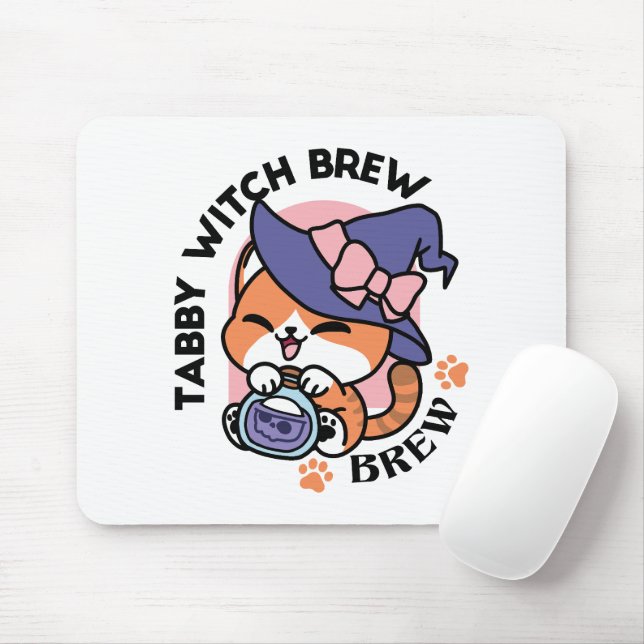 Tabby Witch Brew – Sött Halloween-kattdesign Musmatta (Med mus)