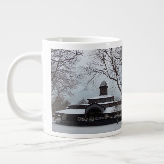 Tabernacle och Snö Grått Himlar- Martha's Vineyard Jumbo Mugg (Vänster)