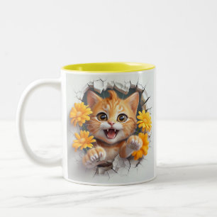 Tablett med Orange Kitten Breaking through a Cra Två-Tonad Mugg