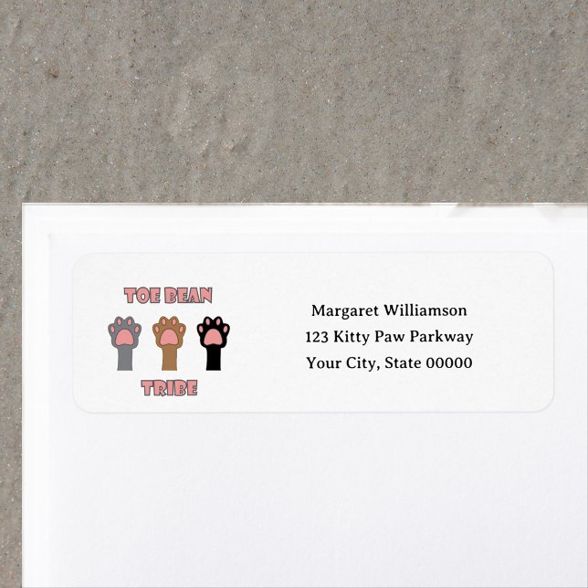 Tåbönsstammens kattpottar Personlig returadress Etikett (A return address label with three cat paws and the words toe bean tribe.)