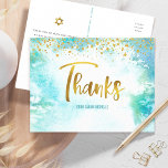 Tack för bat mitzvah Guld-skript, blå vattenfärg Vykort<br><div class="desc">Se till att din favorit Bat mitzvah visar hennes uppskattning för alla som stödde hennes milstolpe-händelse! Skicka ut det här fantastiska, moderna, glansfulla handskrivna skript i guld-faux-folie och små prickar över en turkosa blå vattenfärgsbakgrund, tack vare personligen. Anpassa till namn i din Bat mitzvah. Lägg till en anteckning på baksidan,...</div>