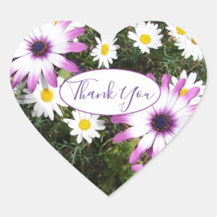 Tack för Blomsterträdgård av vit Daisy i lila  Hjärtformat Klistermärke
