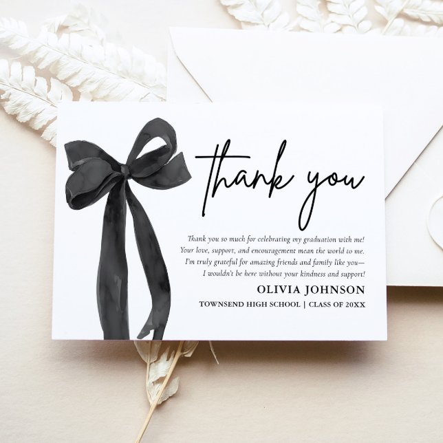 Tack för ditt kort, Studenten, svart, chic, kokvet Inbjudningar (Chic Black Bow Coquette Graduation Thank You Card)
