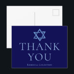 Tack för Royal Blue Stjärna Davids Bar Mitzvah Vykort<br><div class="desc">Detta ljusblå Bar Mitzvah-festkort med tack har en vacker,  konstnärlig Stjärna Davids-ritning högst upp. Fyll korten med ditt personliga namn på den vita bakgrunden.</div>