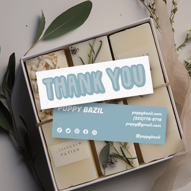 Tack för Social-medieikoner för beställning Mini Visitkort (Custom thank you for your order packaging card - mini light blue with social icons. Handlettering)