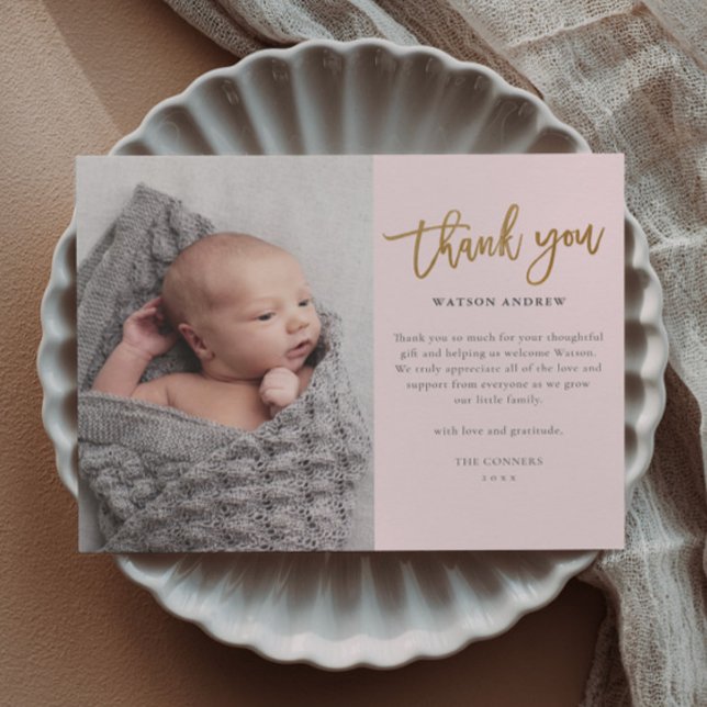 Tack för tackkort för Baby i budgetskript (Modern gold script budget baby photo thank you cards.)