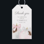 Tack för Winter Rosa Girl Baby Shower Presentetikett<br><div class="desc">En elegant babydusch Tack för att du föredrar taggar. Designad med rosa och vita vattenfärgade julprydnader. De flesta bokstäver är redigerbara - klicka på knappen "Anpassa ytterligare" för att redigera dem. Matchande objekt i vår butiks Cava party-design</div>