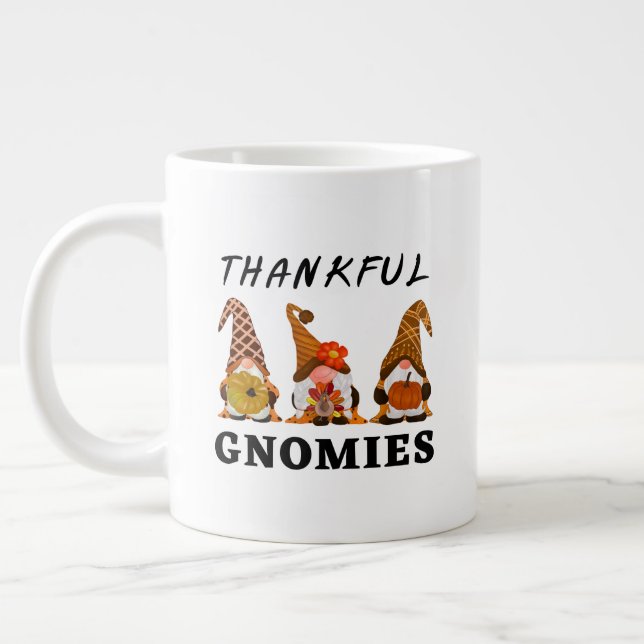 Tack och lov med Cute Autumn Trio av Gnomes Jumbo Mugg (Vänster)