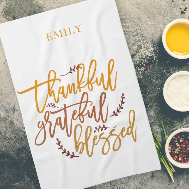Tack och lov, välsignad Namn Terracotta White Kökshandduk (Skapare uppladdad)