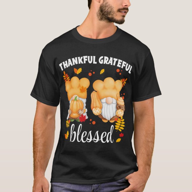 Tack och lov, välsignade Fall Gnomes T Shirt (Framsida)