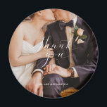 Tack Script Bröllop Photo Magnet<br><div class="desc">Tack för att ni, bröllop, har magneter för er familj och vänner som var närvarande vid er firande i bröllop. Anpassa med foto och namn. De kan användas som en bröllopsförmån eller skickas som ett tack efter ceremonin. Kontakta mig genom knappen nedan om du behöver hjälp med fotot eller har...</div>