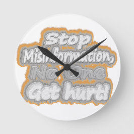 Täck teckningen om "Stoppa felinformation". Köp Rund Klocka