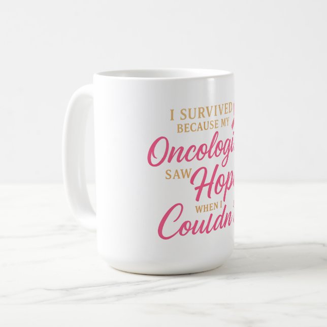 Tack till onkolog med rosa band – överlevare  kaffemugg (Framsida vänster)