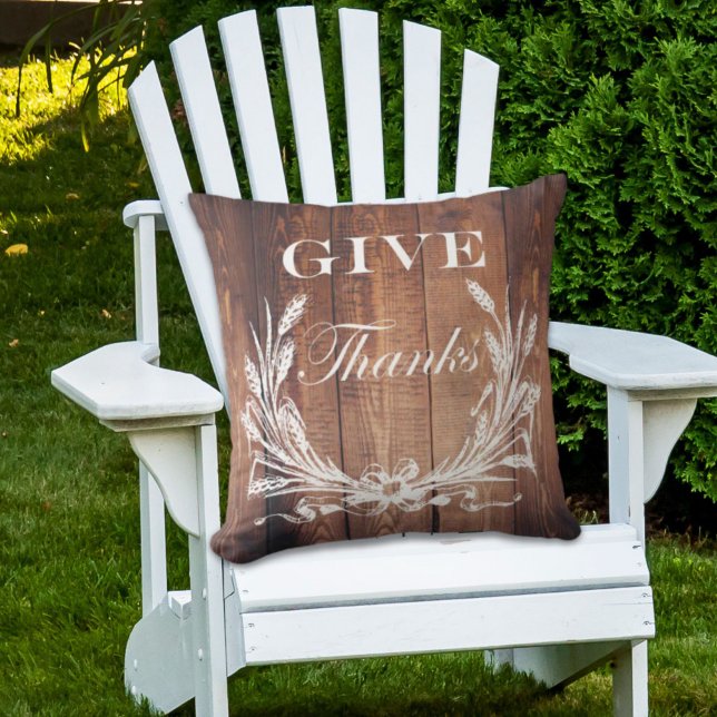 Tack vare den rustiska thanksgivingen, vedträ i ån kudde (rustic thanksgiving wreath barn wood give thanks outdoor pillow)