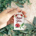 Tack Vintage Röd ros Vattenfärgens Blommigt Presentetikett<br><div class="desc">Vintage Röd ros Gift-Märkre. Den här fantastiska designen har elegant röd ros med mörkens röda skripttypografi, som lyder "Tack". Presentens märkre är vit och redot är inställt så att du kan lägga till ett anpassningsbar på baksidan om du vill. (Du kan lämna rutan tom om du inte vill ha någon...</div>