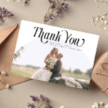 Tack, White Arch Bröllop Tack Kort<br><div class="desc">Elegant och ett minimalt bröllop-tack för att du har ett bildkort med ett stort vitt ark ram med ett snabbt serif-teckensnitt som säger "tack" överst. Du kan lägga till ett andra bild på baksidan med ett meddelande.</div>