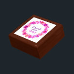 Tacka dig rosa pansies, krankonst somgåvan boxas smyckeskrin<br><div class="desc">Tackar som rosa konst för den nätt vattenfärgkranen dig, boxas minnessakgåvan. Perfekt som ställer ut en extra speciell gåva till en brudtärna, brudtärnor eller för ett annat speciellt tillfälle. Gåvan boxas kan skräddarsy med ditt egna namn läser för närvarande tackar dig Emily. Original- vattenfärgmålning och design av Sarah Trett www.sarahtrett.com...</div>
