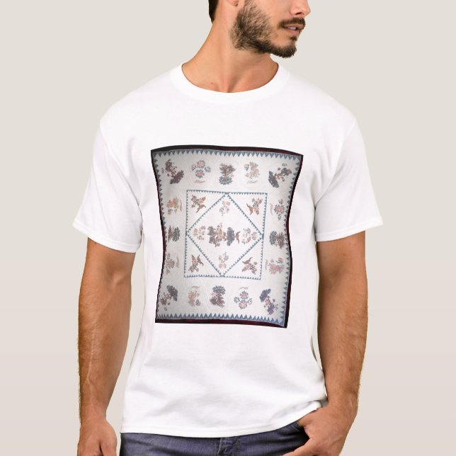 Täcke i "Broderie Perse", applicerad c.1800 (, Tee Shirt (Framsida)
