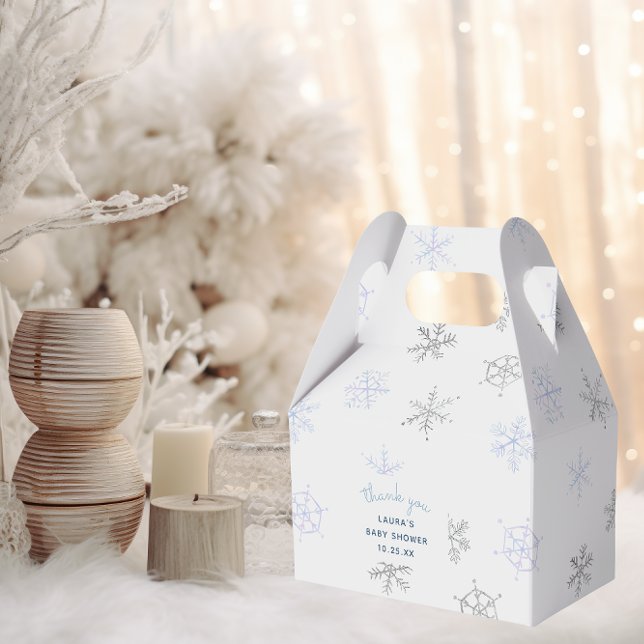 Tacken Winter Baby Shower Presentaskar (baby shower gift box with snowflakes in light blue and silver (faux glitter))