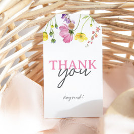 Tackkort för present vid baby shower med vilda blo presentetikett