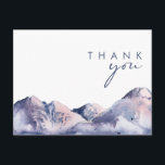 Tackkort för vinterlig bergbröllop vykort<br><div class="desc">Detta vinterberg-bröllop tack-kort är precis vad du har letat efter för att fullborda ditt enkla rustika och stämningsfulla bröllop. Designat med rosa och blå pastellfärger i vattenfärg som smälter vackert in i marinblå och rosafärgade höjdpunkter, som alla perfekt fångar en kväll i naturen. Det är säkert att föra din minimalistiska...</div>