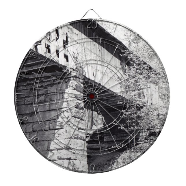 Täckt brygga darttavla (Framsidan)