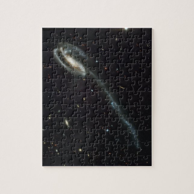 Tadpole Galaxy UGC 10214, i Draco Pussel (Vertikal)