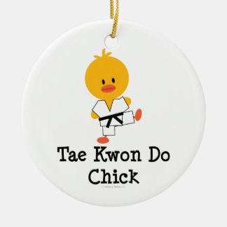 Tae Kwon gör chickprydnaden Julgransprydnad Keramik