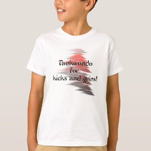 Taekwondo sparkar och grinar tee