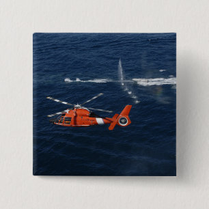 Tåg för en helikopterbesättning knapp