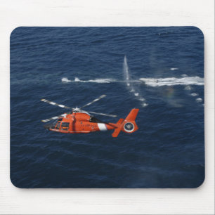 Tåg för en helikopterbesättning musmatta