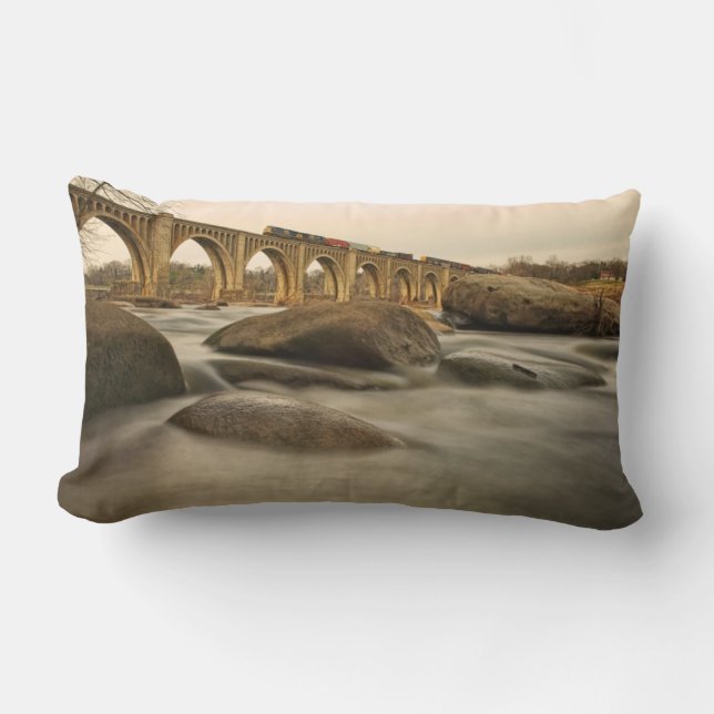 Tåg över James River Lumbarkudde (Framsida)