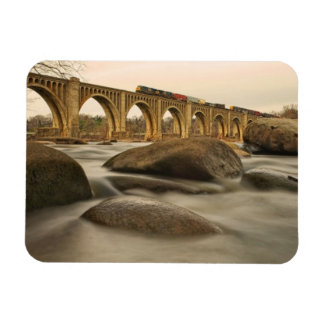 Tåg över James River Magnet