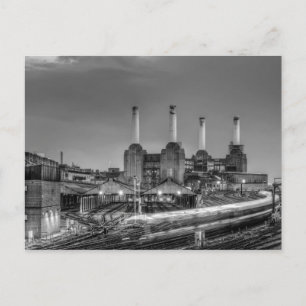 Tåg pass Battersea Power Station, London Vykort