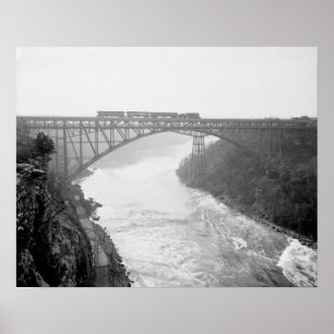 Tåg som korsar Niagarafloden, 1910. Gammalt foto Poster