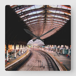 Tåg station fyrkantig klocka