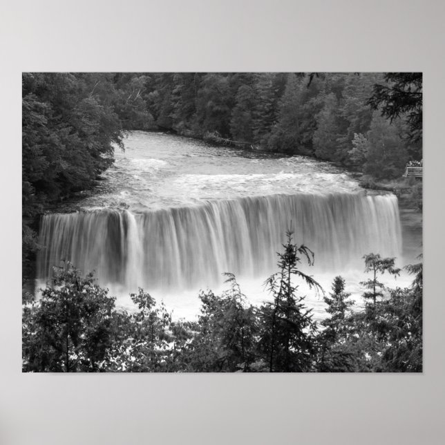 Tahquamenon Upper Falls Grayscale Poster (Framsidan)