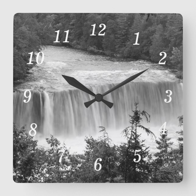 Tahquamenon Upper Falls Grayscale Wall Clock Fyrkantig Klocka (Framsida)