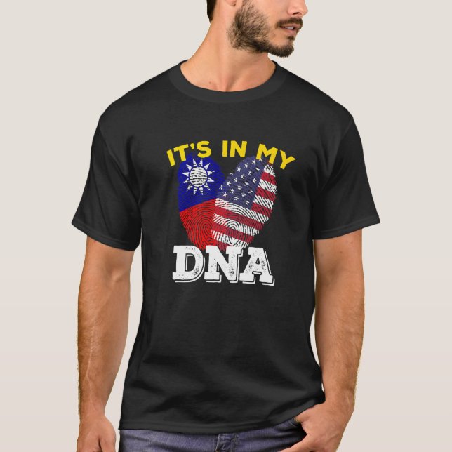 Taiwanesisk Flagga Proud America Imprint Dna Mi T Shirt (Framsida)
